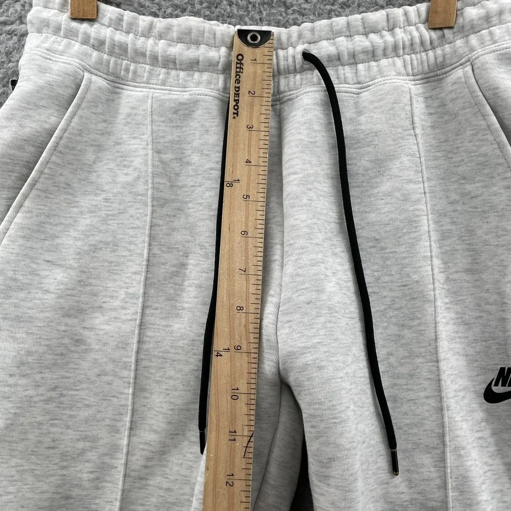 Nike‎ Club Jogger Women's Small White Athleisure Activewear Gorpcore Performance